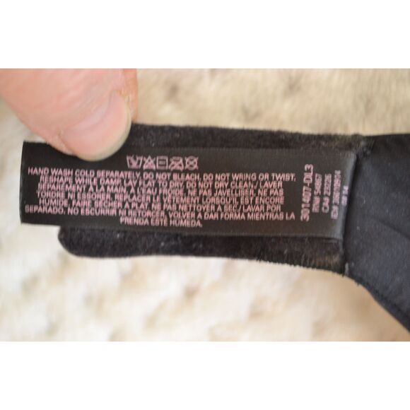 Victoria's Secret Women's 38C Black Demi Underwire Satin Bra - Picture 12 of 12